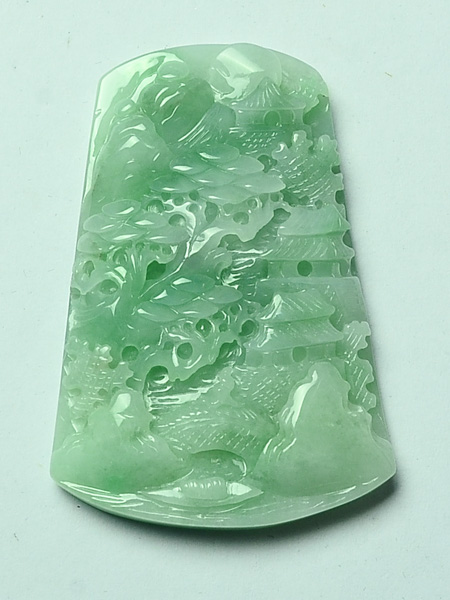 山势雄伟