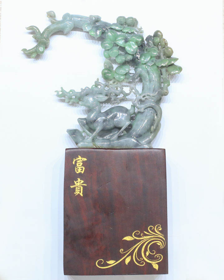 梅鹿争春