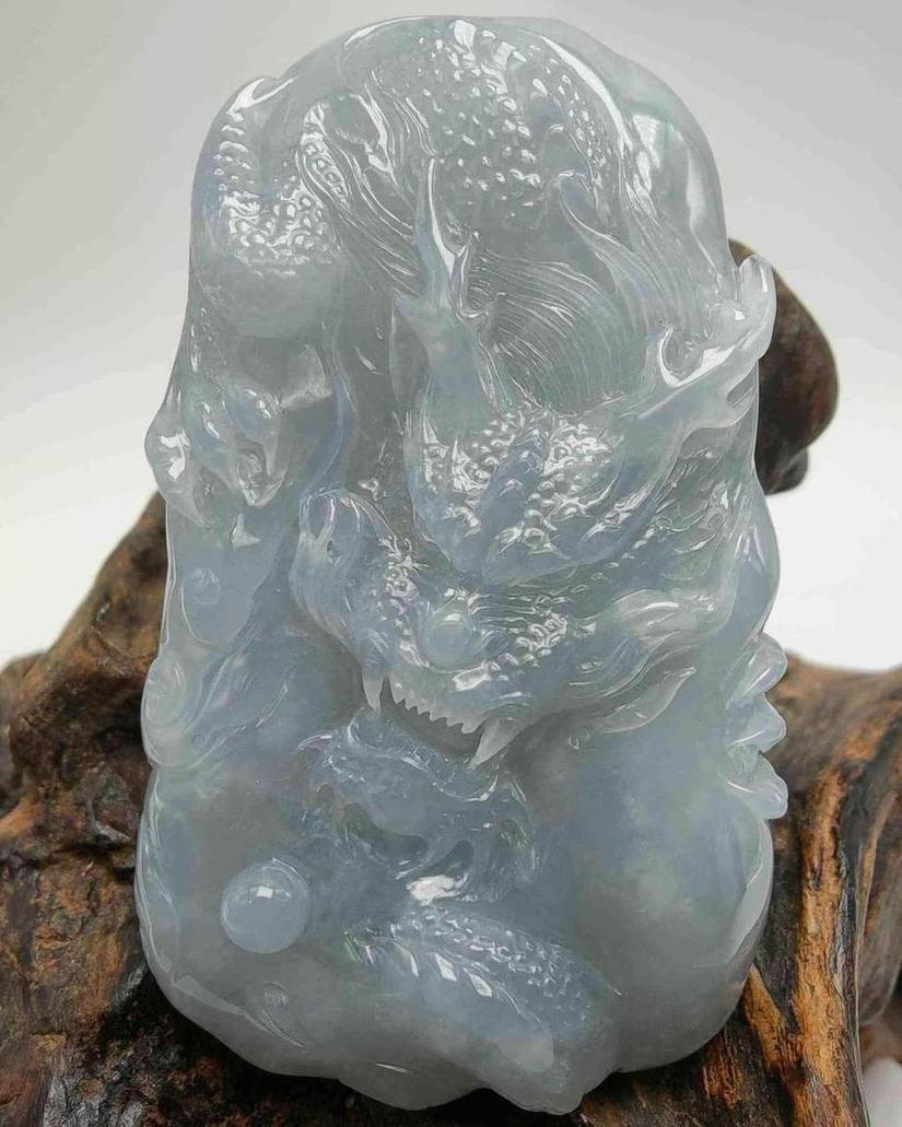 神龙护主