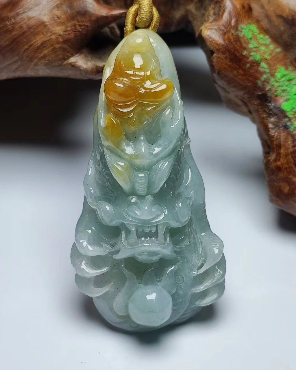 神龙护主