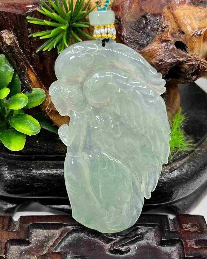 仙女下凡_翡翠雕刻_国琳琅博物馆_玉雕大师网