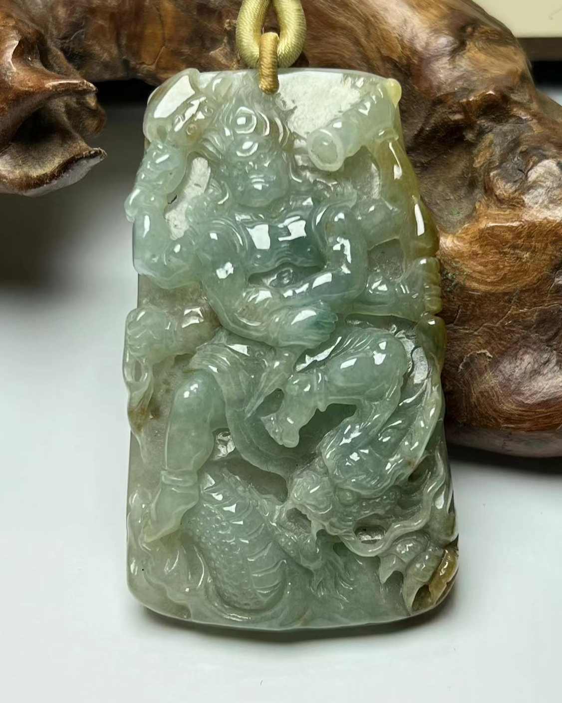御龙不动尊