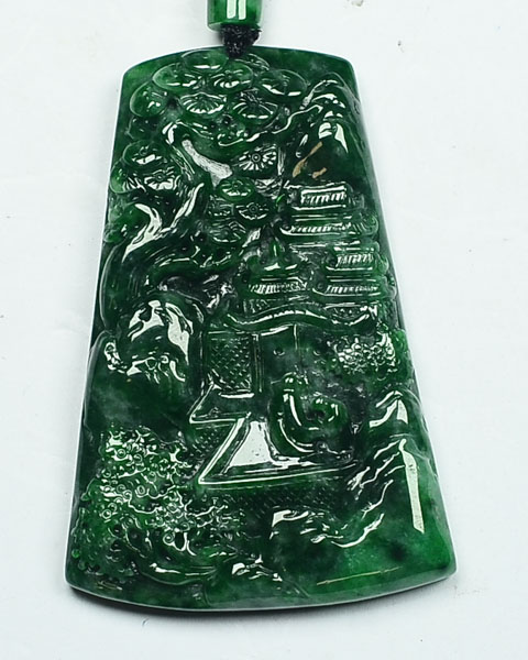 翠绿青山