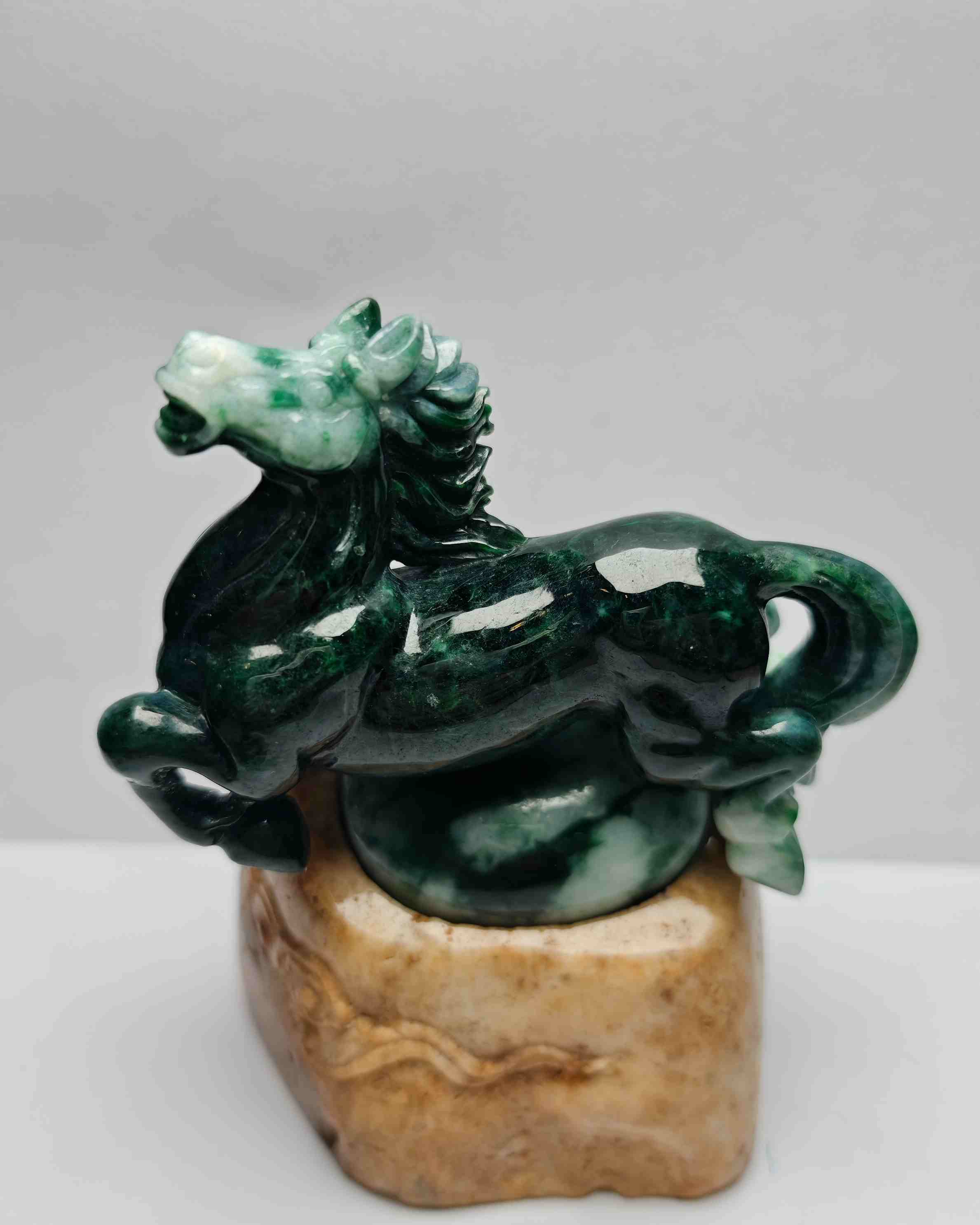 马到功成