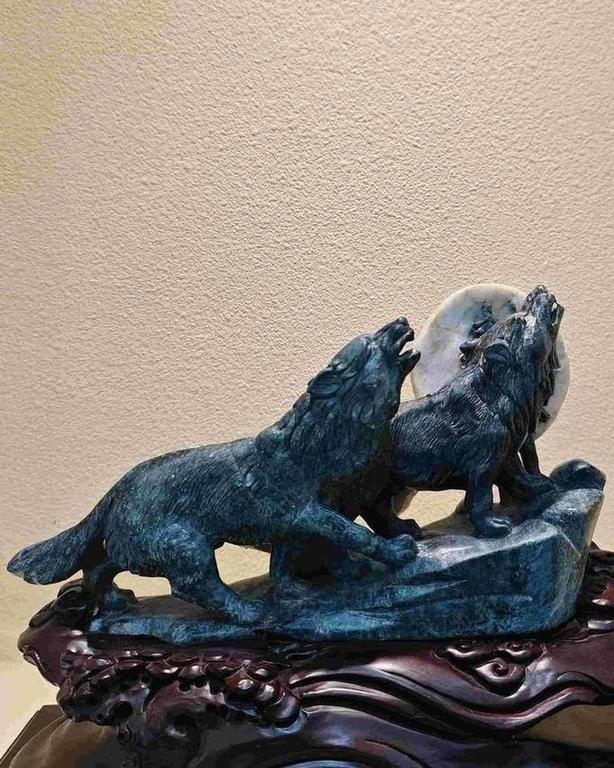 苍狼啸月