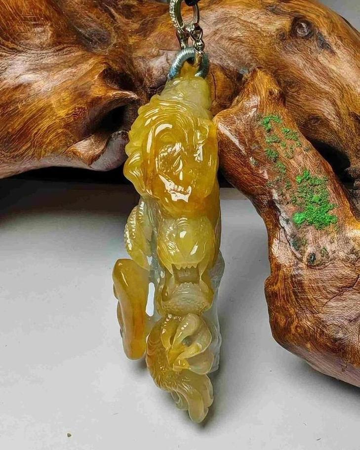 龙行天下