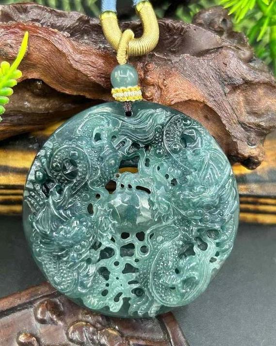 双龙戏珠